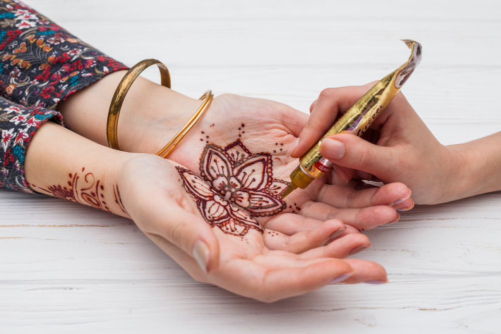 100+ Latest Front and Back Hand Mehndi Design Ideas | Styled