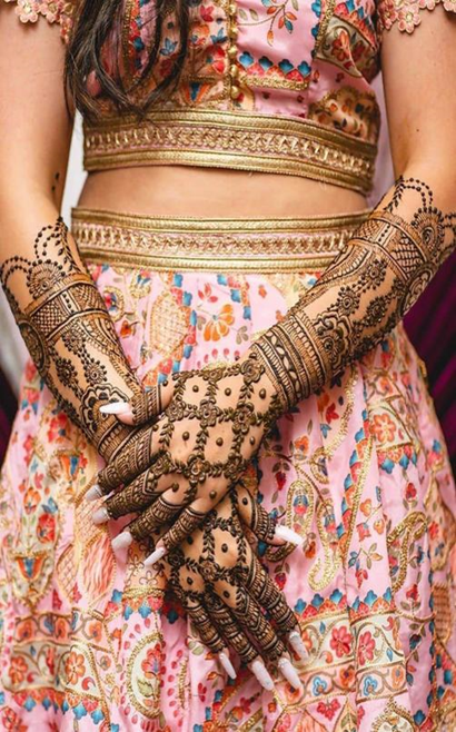 Exquisite Back Hand Mehndi Design