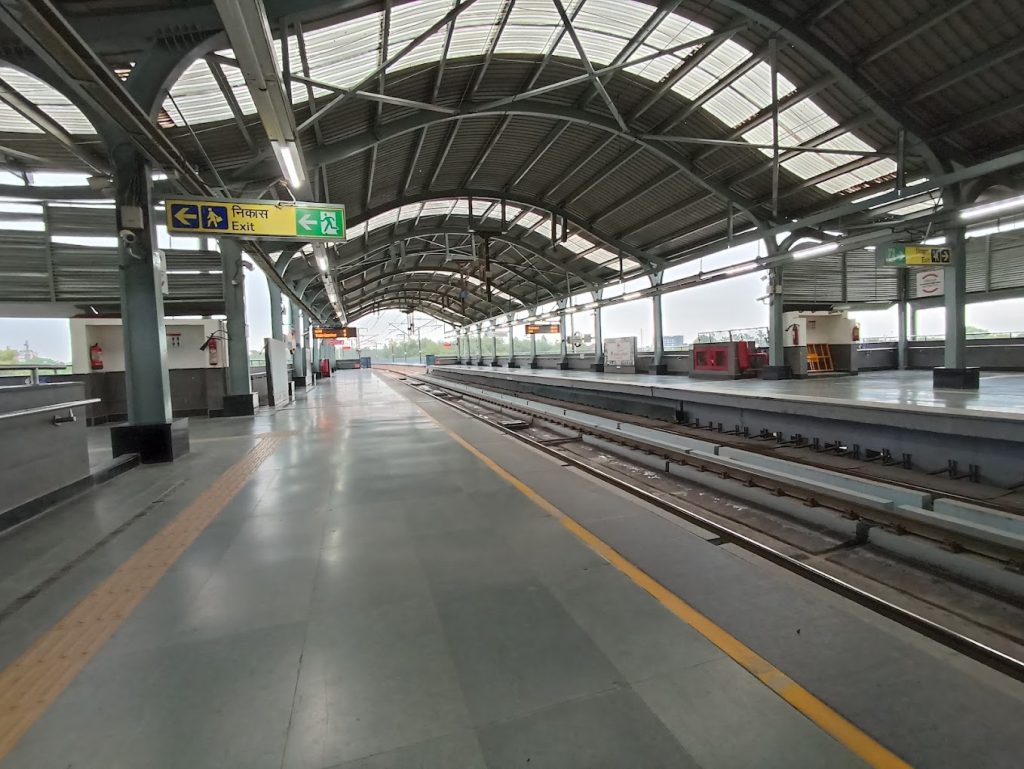 Govind Puri Metro Station