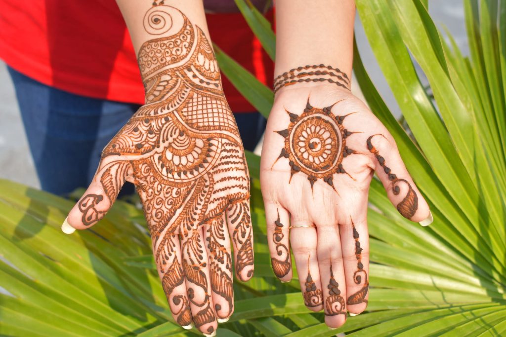 royal front hand mehndi design