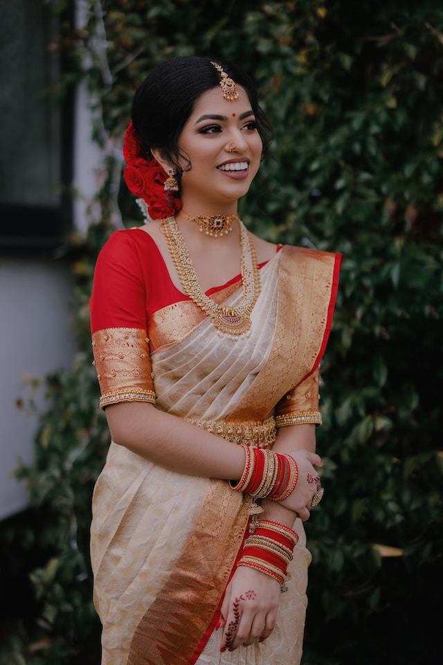 happy bride saree poses