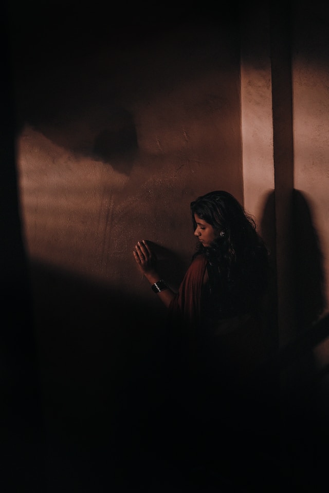 Saree poses in the dark